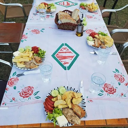 Gasthuis Bujtina 2 *